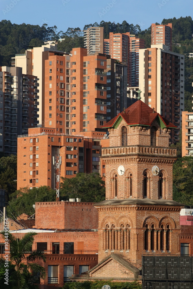 El Poblado, Comunidad en Medellín Colombia