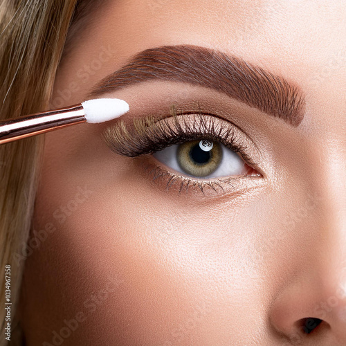 Masterful Eyebrow Grooming Close-Up Artistry