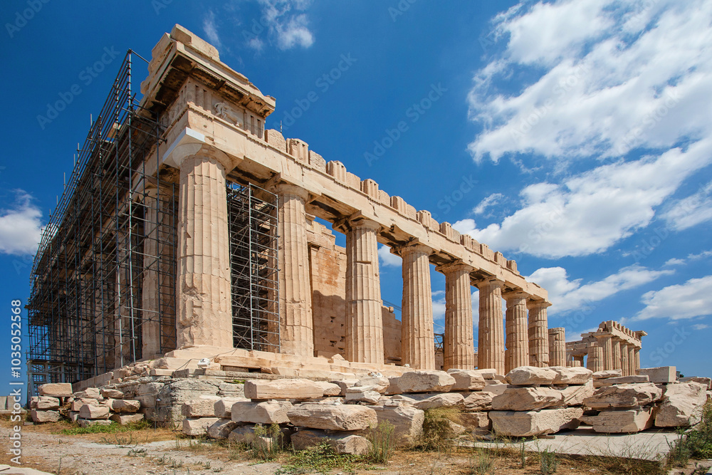 Fototapeta premium Famous Parthenon. Ancient architecture, Athens, Greece.