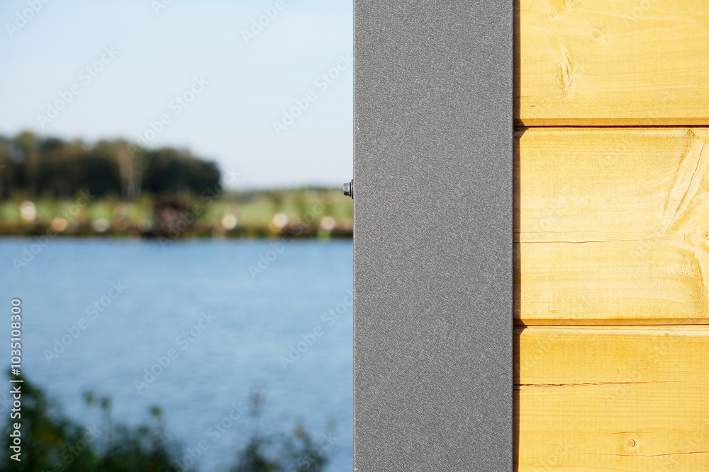 Φωτογραφία the jamb of the building, the corner of the house, a wooden wall, the corner is