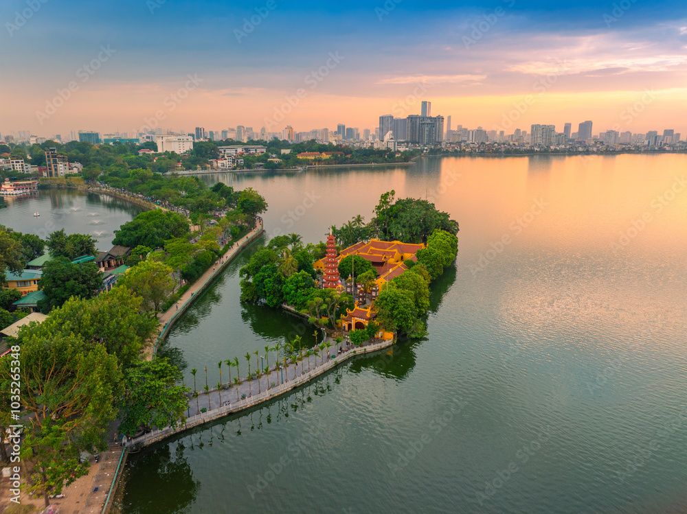 Obraz premium Aerial view of Tran Quoc pagoda, the oldest temple in Hanoi, Vietnam.