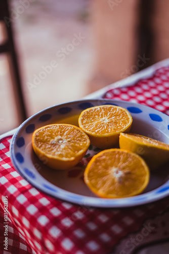 naranjas cortadas a la mitad