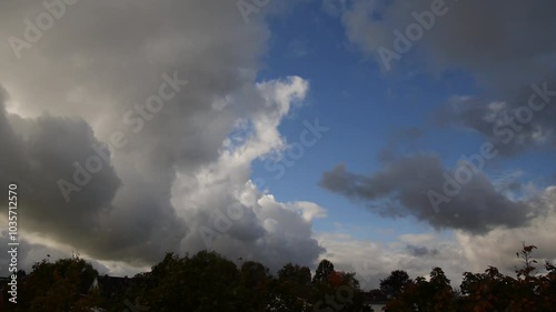 Quellwolken wachsen empor - Timelapse / Zeitraffer
