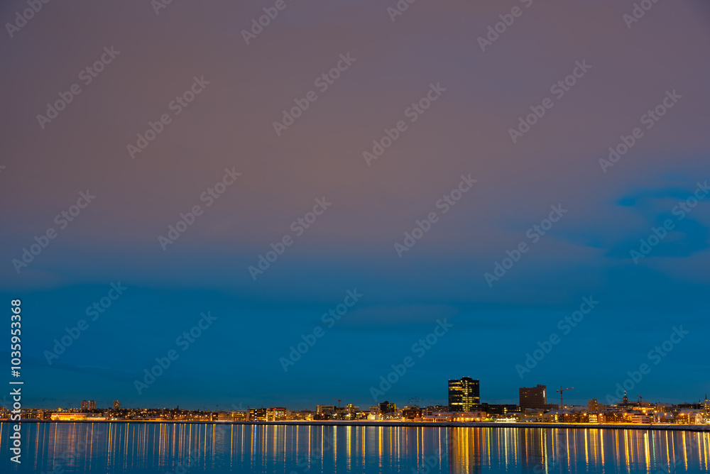 Obraz premium Reykjavi, capital city of Iceland, in night