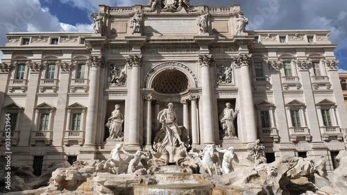 Footage of the trevi fountain in Italy