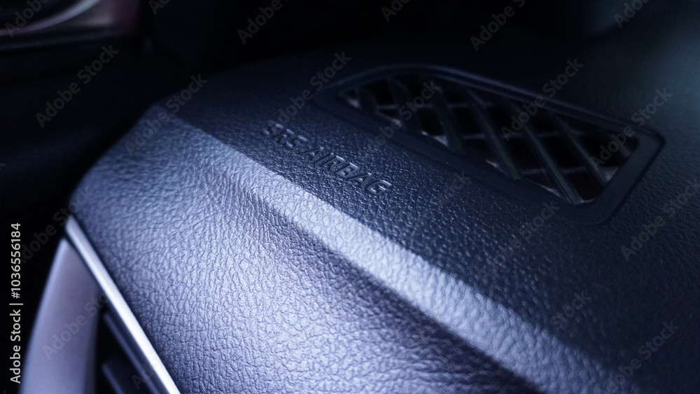 This is the position where the airbag will come out of the front of the car if an accident occurs. This is the position where the airbag will come out of the front of the car if an accident occurs.