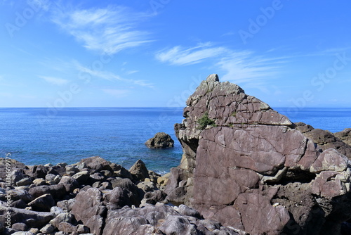 大山岬の巨岩と秋の空　（高知県　安芸市） photo