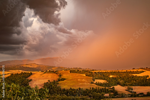 Temporale estivo minaccia la campagna umbra
