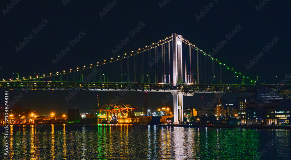 Naklejka premium 夜のレインボーブリッジ