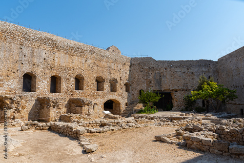 Obraz na płótnie Chlemoutsi (Clermont) castle in Kyllini town, Peloponnese, Greece w salonie