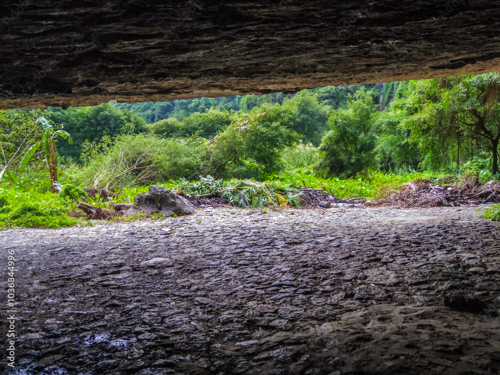 Obraz premium 【ベトナム】チャンアン・ムア洞窟