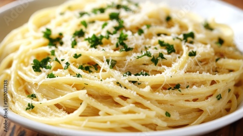 Delicious Spaghetti with Herbs and Cheese