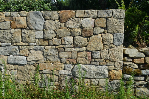 Mur en pierre naturelle (Bretagne - France)
