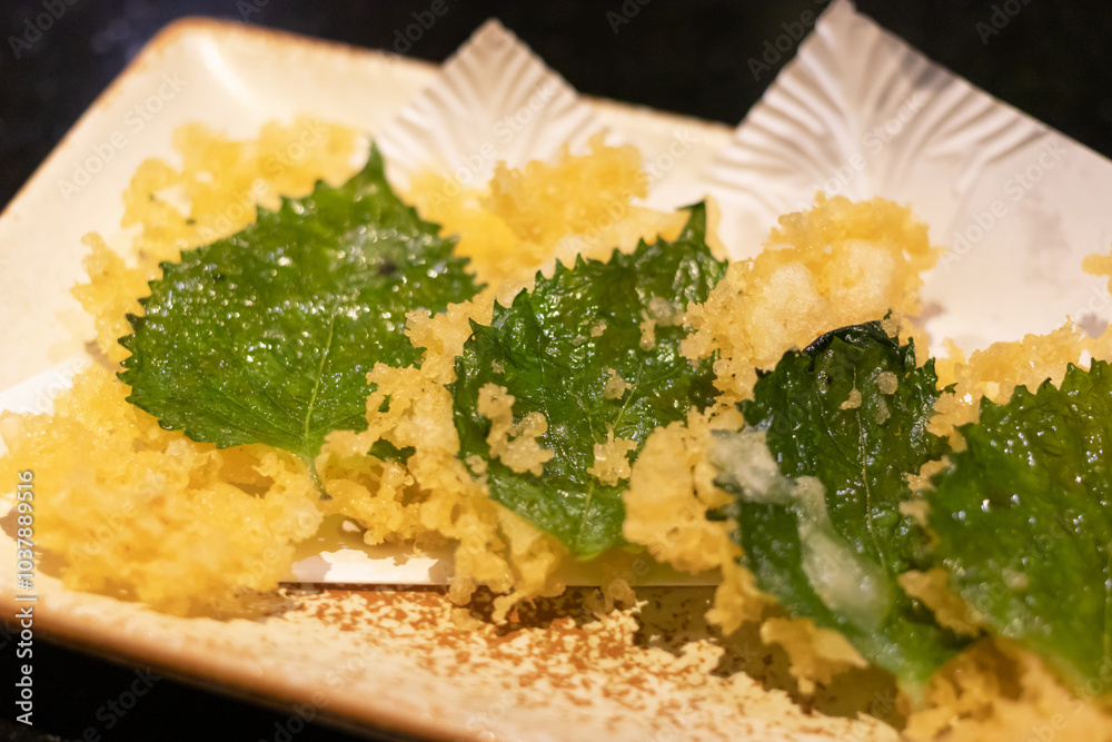 Crispy tempura shiso leaves. Great for a beautiful and delicious menu. Crispy tempura shiso leaves. Great for a beautiful and delicious menu.