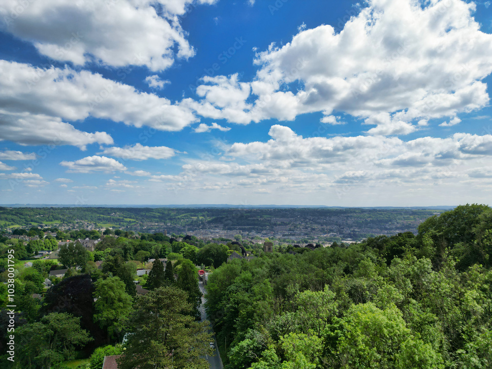 Obraz premium High Angle View of Historical Bath City of England United Kingdom During Partially Cloudy Day of May 27th, 2024, Aerial Footage Was Captured with Drone's Camera During Bright Sunny Day