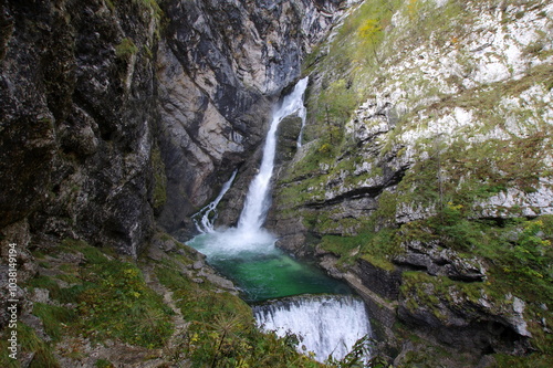 Obraz na płótnie Savica Falls is a waterfall in northwestern Slovenia. It is 78 meters (256 ft) high and is fed by a karst spring also called Savica just above the waterfall. w salonie