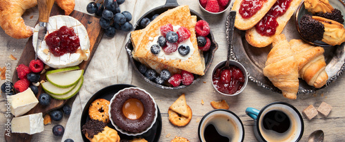 Fotografie Fresh and delicious french desserts and sweets.