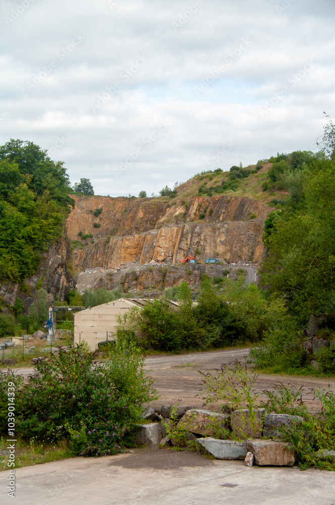 Fototapeta premium old stone grove querel 