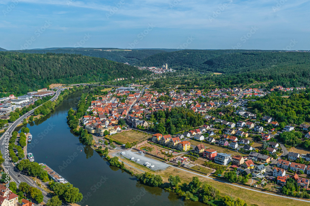 Fototapeta premium Ausblick auf Kreuzwertheim am Main