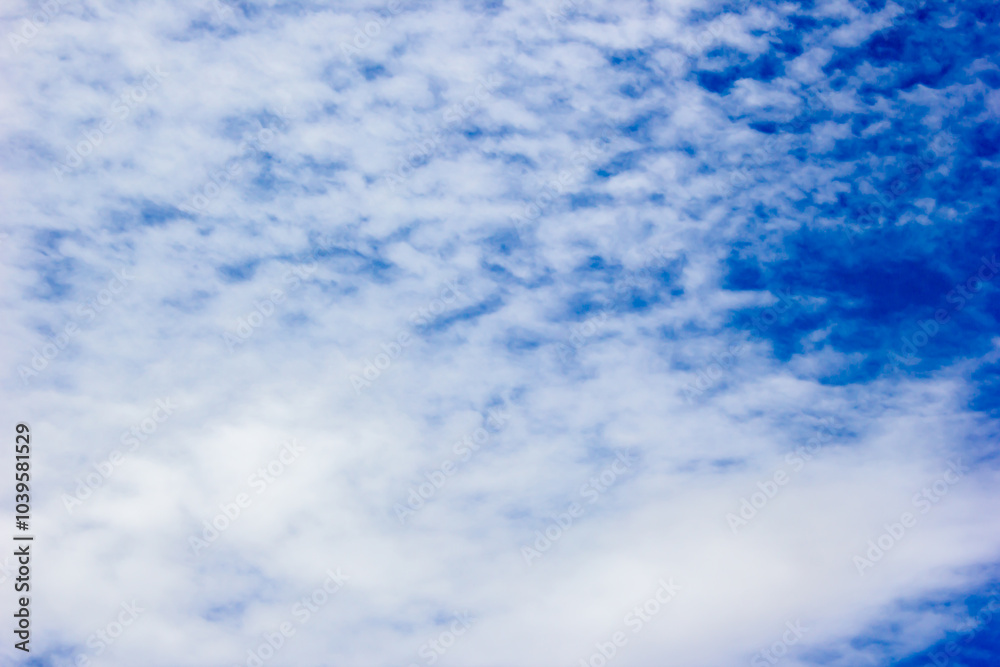 Naklejka premium The beautiful sky and clouds are a beautiful nature.