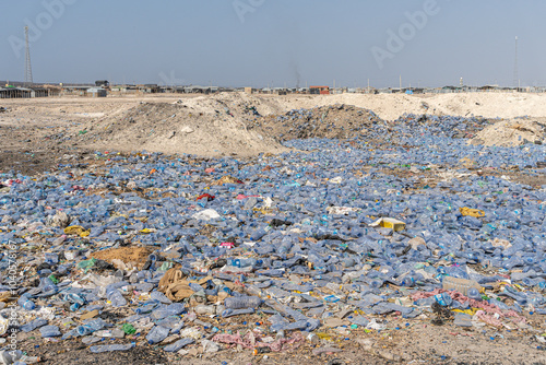 Obraz na płótnie A large amount of plastic water bottles littered in the Danakil Depression, Ethiopia w salonie