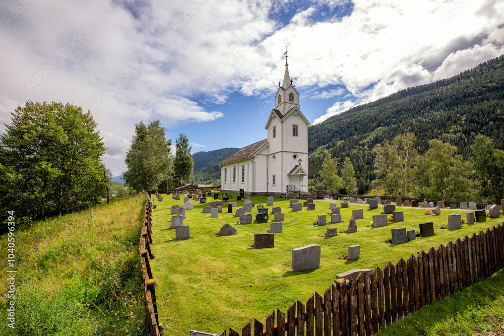 wunderschöne weiße holzkirche in norwegen wunderschöne weiße holzkirche in norwegen