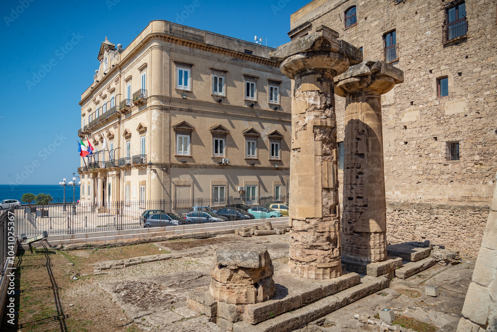 Fototapeta premium Hermosa foto panorámica , casco antiguo de la ciudad de Taranto, Puglia