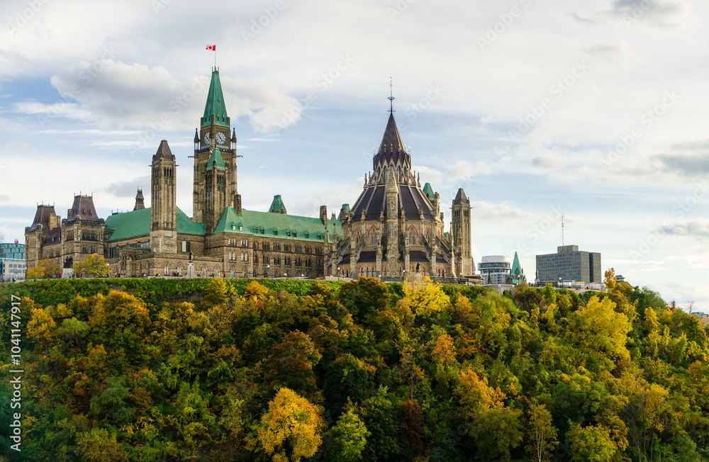 Fototapeta premium Parliament Hill in autumn season, Ottawa, Canada