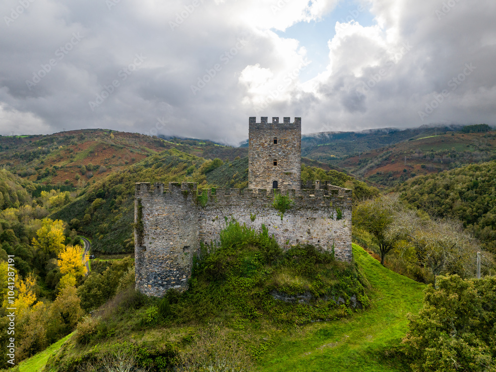 Castillo de Doiras fortificacion medieval de Cervantes en Galicia Castillo de Doiras fortificacion medieval de Cervantes en Galicia