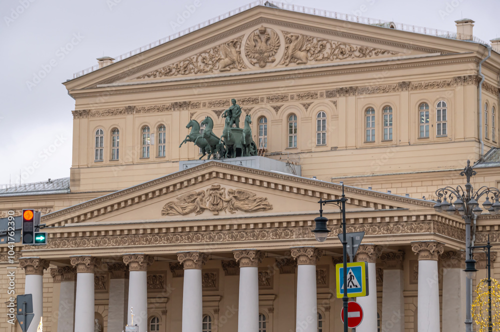 Obraz premium One of the most significant opera and ballet theaters in the world. The State Academic Bolshoi Theatre of Russia in the center of Moscow.