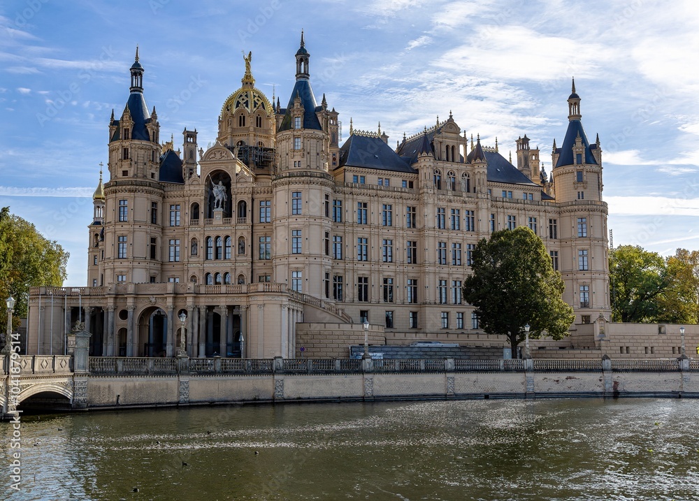 Picturesquely located on an island in Lake Schwerin, Schwerin Castle with its numerous towers is a fairytale castle that you couldn't imagine being more beautiful