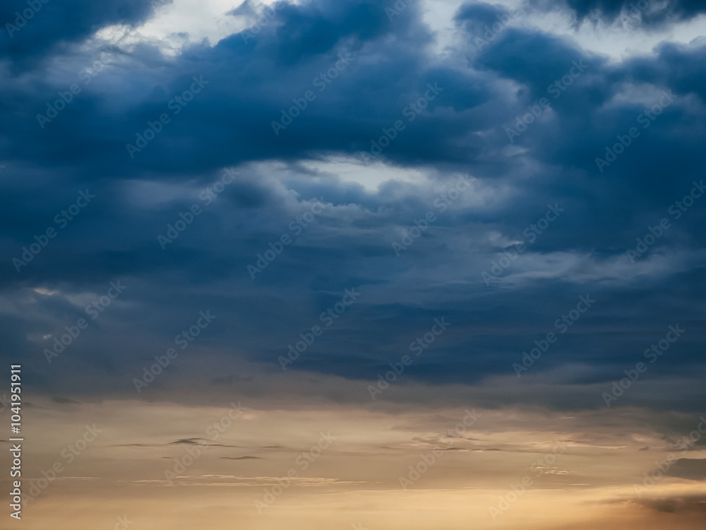 Obraz premium Beautiful blue sky and clouds in the afternoon nature background