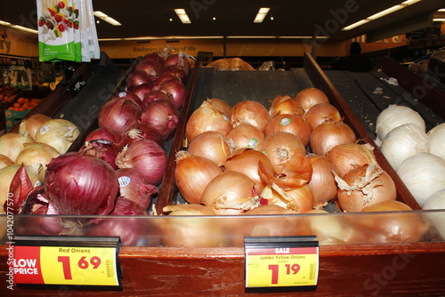 onions at market closeup shelf