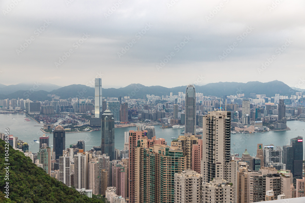 Fototapeta premium View of Hong Kong from trail road to Victoria Peak in Hong Kong.