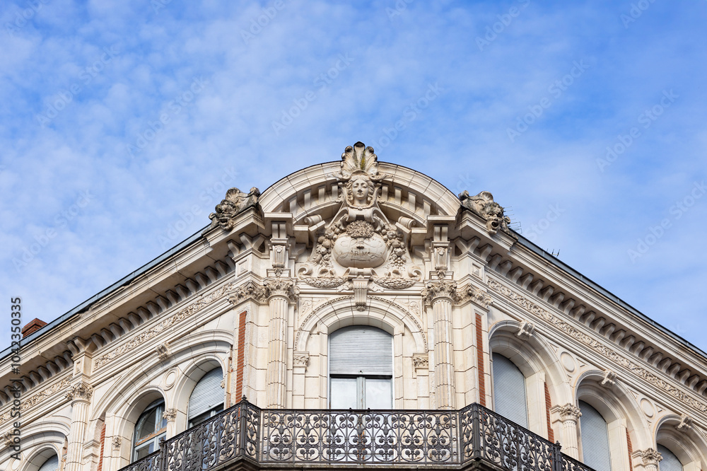 The Stunning Architectural Detail of a Beautiful Historic Building Captivates All Who View It The Stunning Architectural Detail of a Beautiful Historic Building Captivates All Who View It
