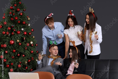 Young colleagues drinking c...