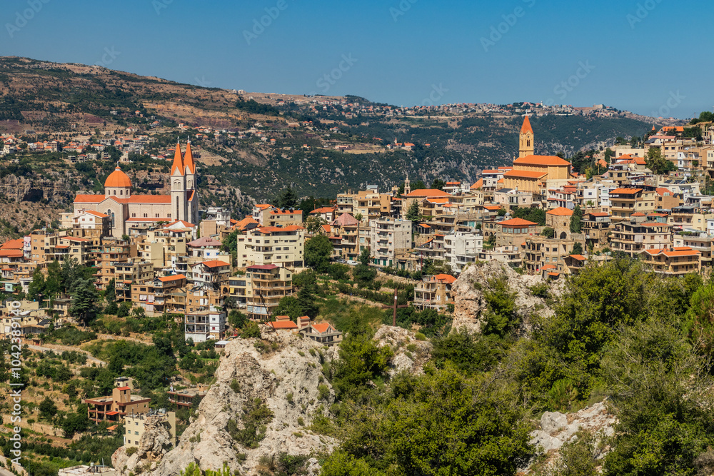 Obraz premium Bcharre (Bsharri) town in Qadisha valley, Lebanon
