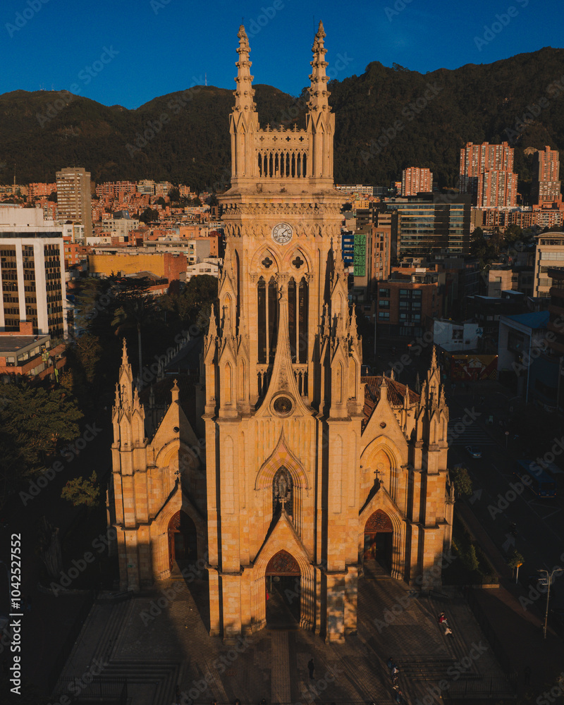 Iglesia de Lourdes, ubicada en Bogotá, la capital de Colombia