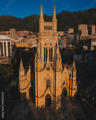Obraz na płótnie Iglesia de Lourdes, ubicada en Bogotá, la capital de Colombia w salonie