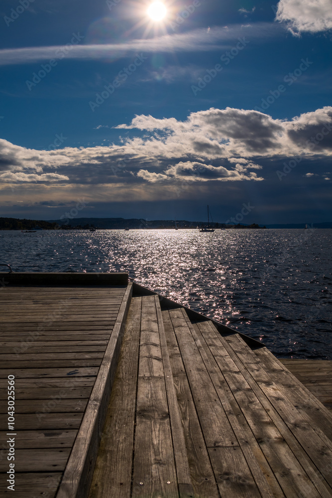 Obraz premium wooden pier on the sea