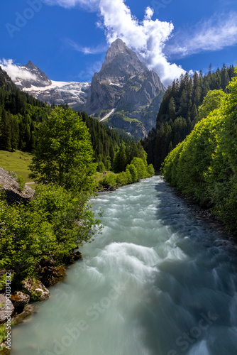 Reichenbach vor dem Wellhorn bei Rosenlaui, Berner Oberland, Schweiz