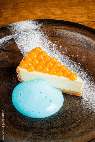 Cuadro en lienzo vegan cheesecake with spirulina cream