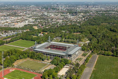 Das Rheinenergiestadion, ehemals und im Sprachgebrauch auch Müngersdorfer Stadion