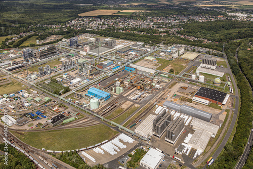 Das Industriegebiet Hürth Knapsack zeichnet sich aus durch eine große Ansamlung chemischer Betriebe und Kraftwerke die zumeist noch mit Kohle Betrieben werden. photo