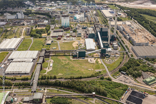 Wallpaper Mural Das Industriegebiet Hürth Knapsack zeichnet sich aus durch eine große Ansamlung chemischer Betriebe und Kraftwerke die zumeist noch mit Kohle Betrieben werden. Torontodigital.ca