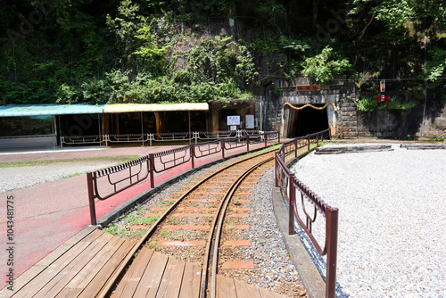 足尾銅山、トロッコ電車、坑道、栃木県日光市足尾町、レール