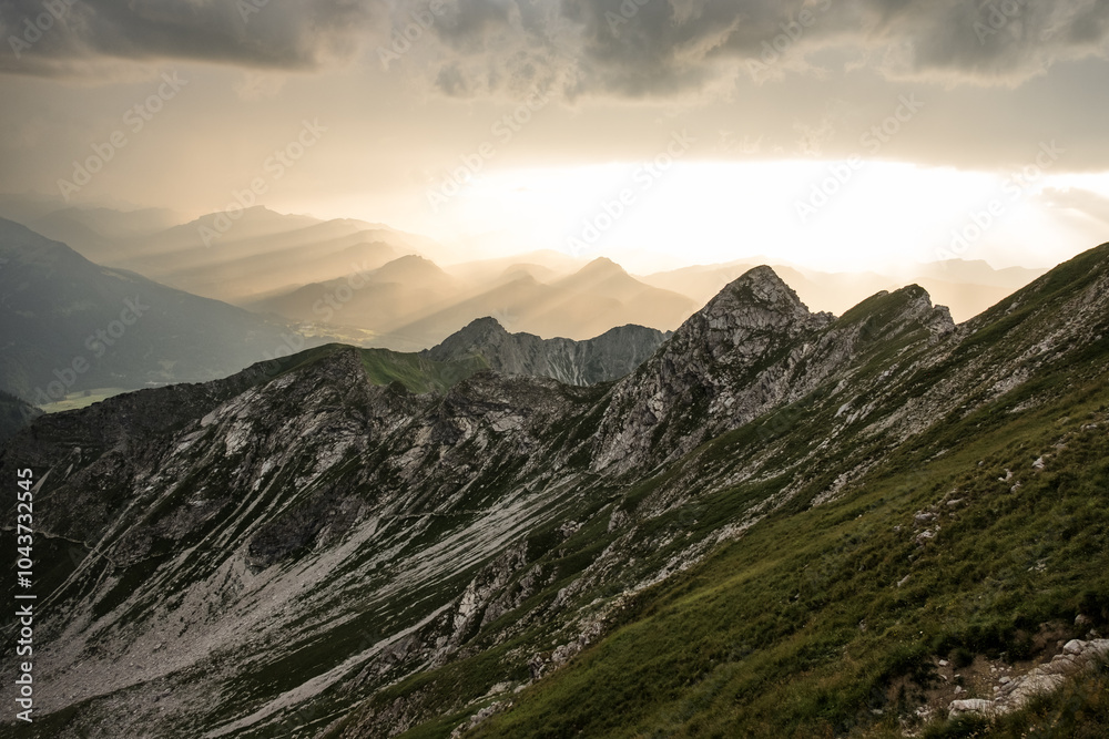 Fototapeta premium Sonnenuntergang am Nebelhorn im Allgäu bei Oberstdorf