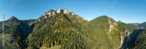 Obraz na płótnie Poland. Pieniny Mountains in autumn with the highest summit Trzy Korony (Three Crowns), the beginning of Dunajec River Gorge on the right and Sobczanski ravine on the left . Wide aerial drone panorama w salonie
