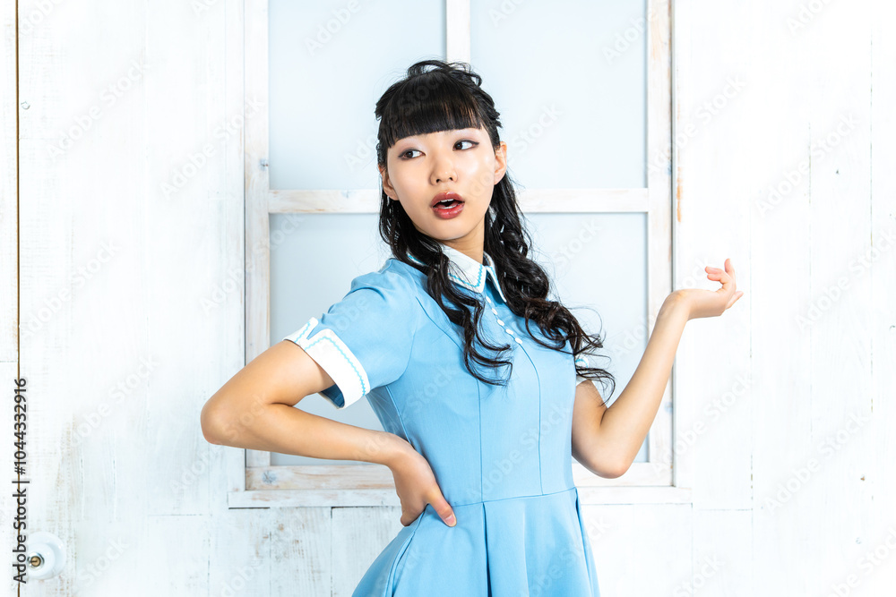 昭和レトロファッションの女性 昭和レトロファッションの女性