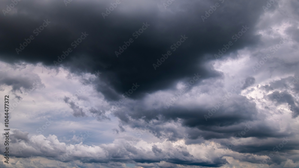 Obraz premium dark storm clouds with background,Dark clouds before a thunder-storm. 